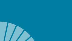 Blå platta med vit solfjäder i nedre vänstra hörnet.